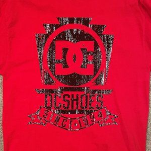 Men's Red DC Shoes Crew Neck T-Shirt - Size Large